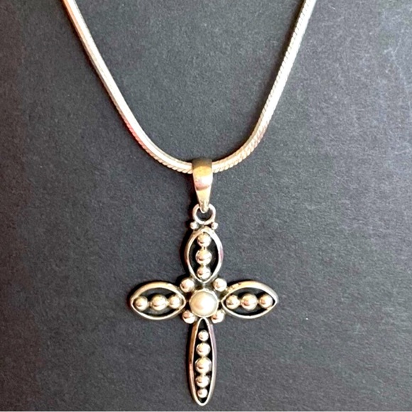 Silpada Vintage Sterling Silver Pearl Cross Pendant & Thick Chain Necklace - Picture 2 of 6
